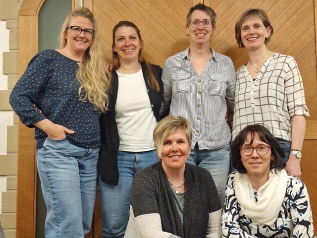 Der alte und neue Vorstand (von links): hinten: Melanie Holder, Denise Häckel, Nicole Weiss, Doris Obrist; vorne: Patricia Hummel, Cornelia Steinacher. Foto: zVg